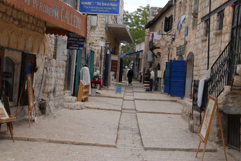 THE JEWISH COMMUNITY