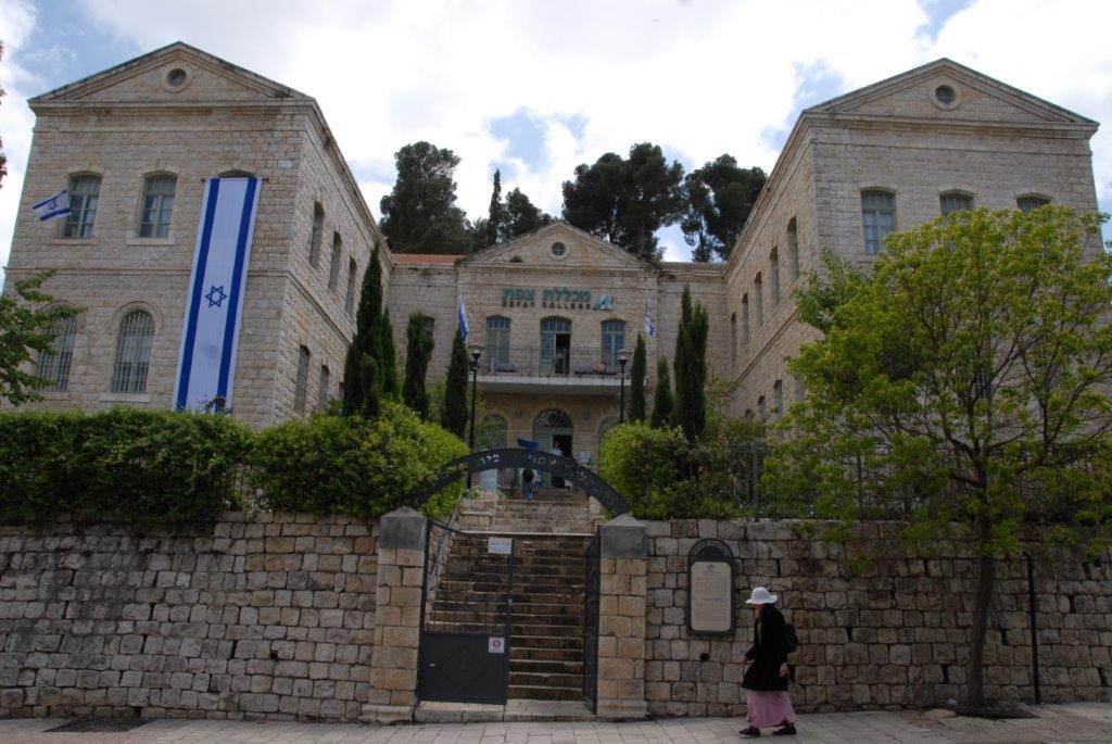 THE MISSIONARIES IN Tzfat